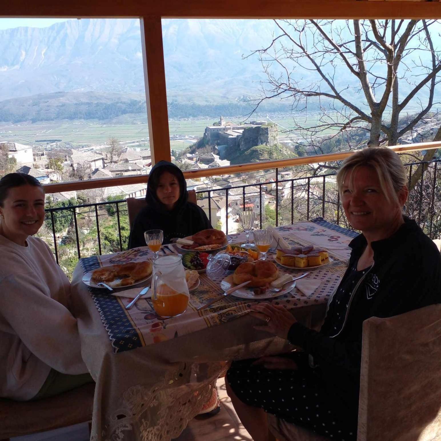 Guest House Hasko Gjirokastër Eksteriør bilde