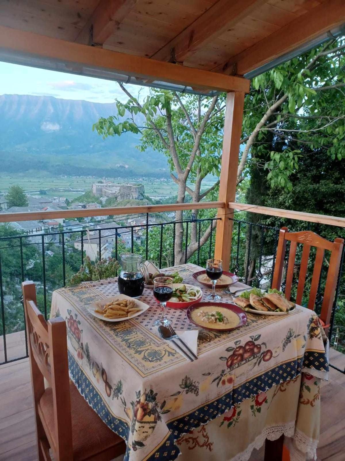 Guest House Hasko Gjirokastër Eksteriør bilde