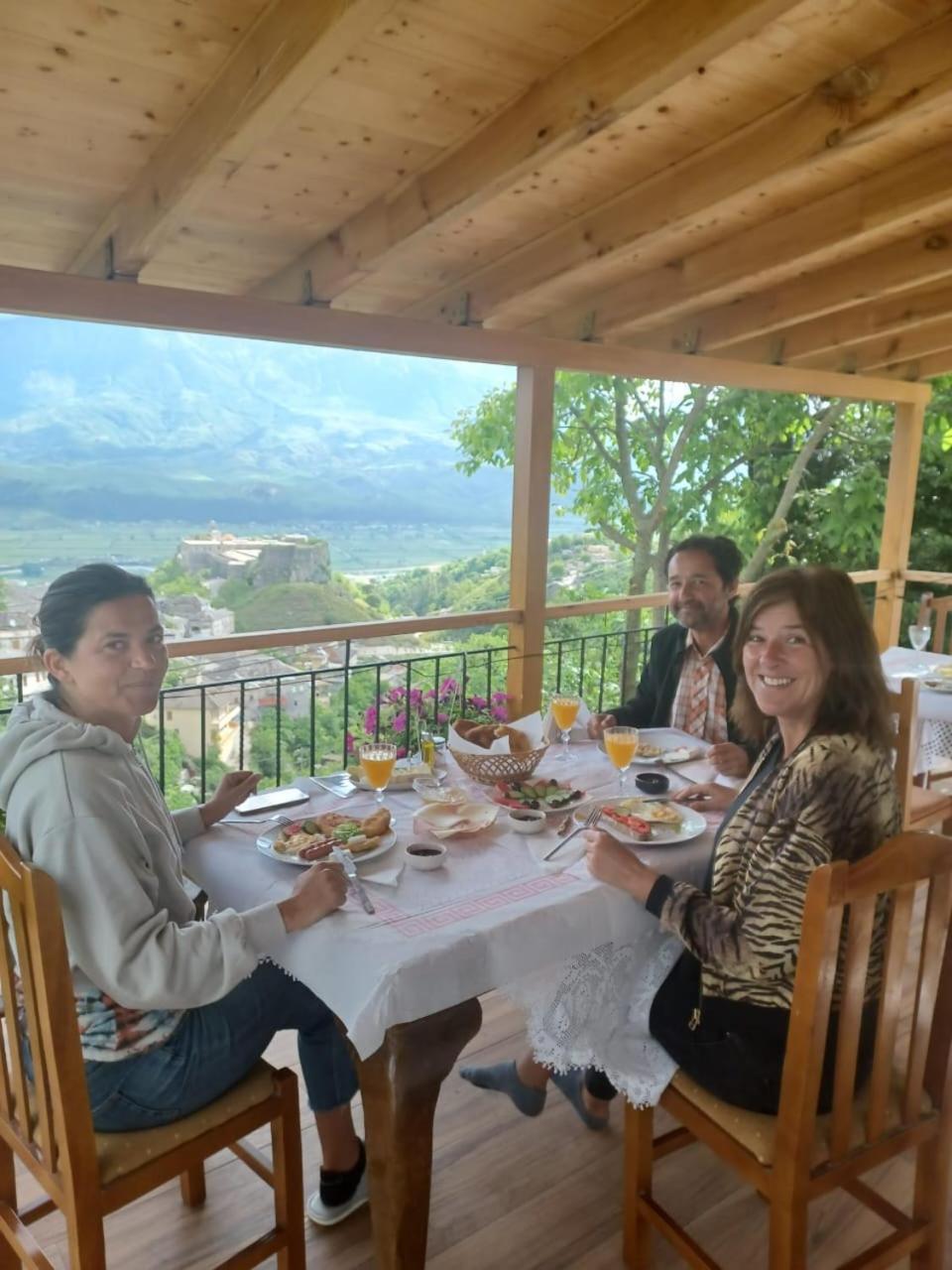 Guest House Hasko Gjirokastër Eksteriør bilde