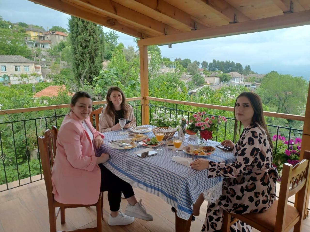 Guest House Hasko Gjirokastër Eksteriør bilde