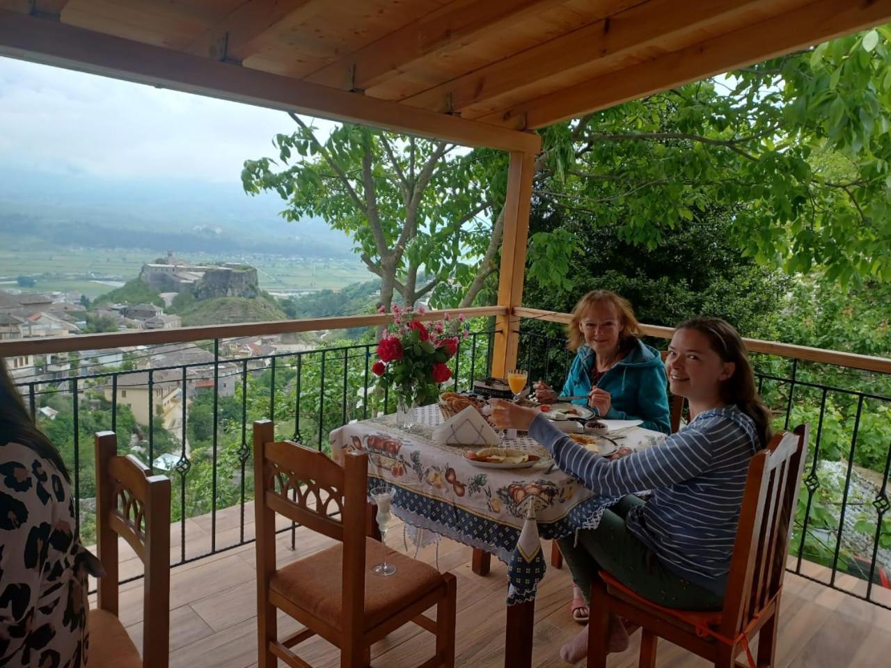 Guest House Hasko Gjirokastër Eksteriør bilde