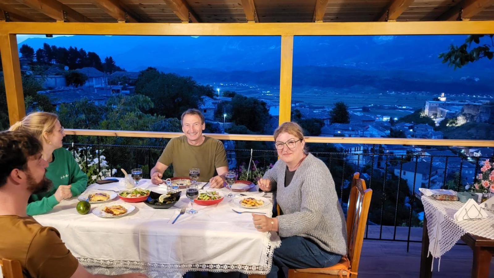 Guest House Hasko Gjirokastër Eksteriør bilde